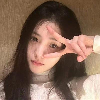 穿风信子蓝的少女